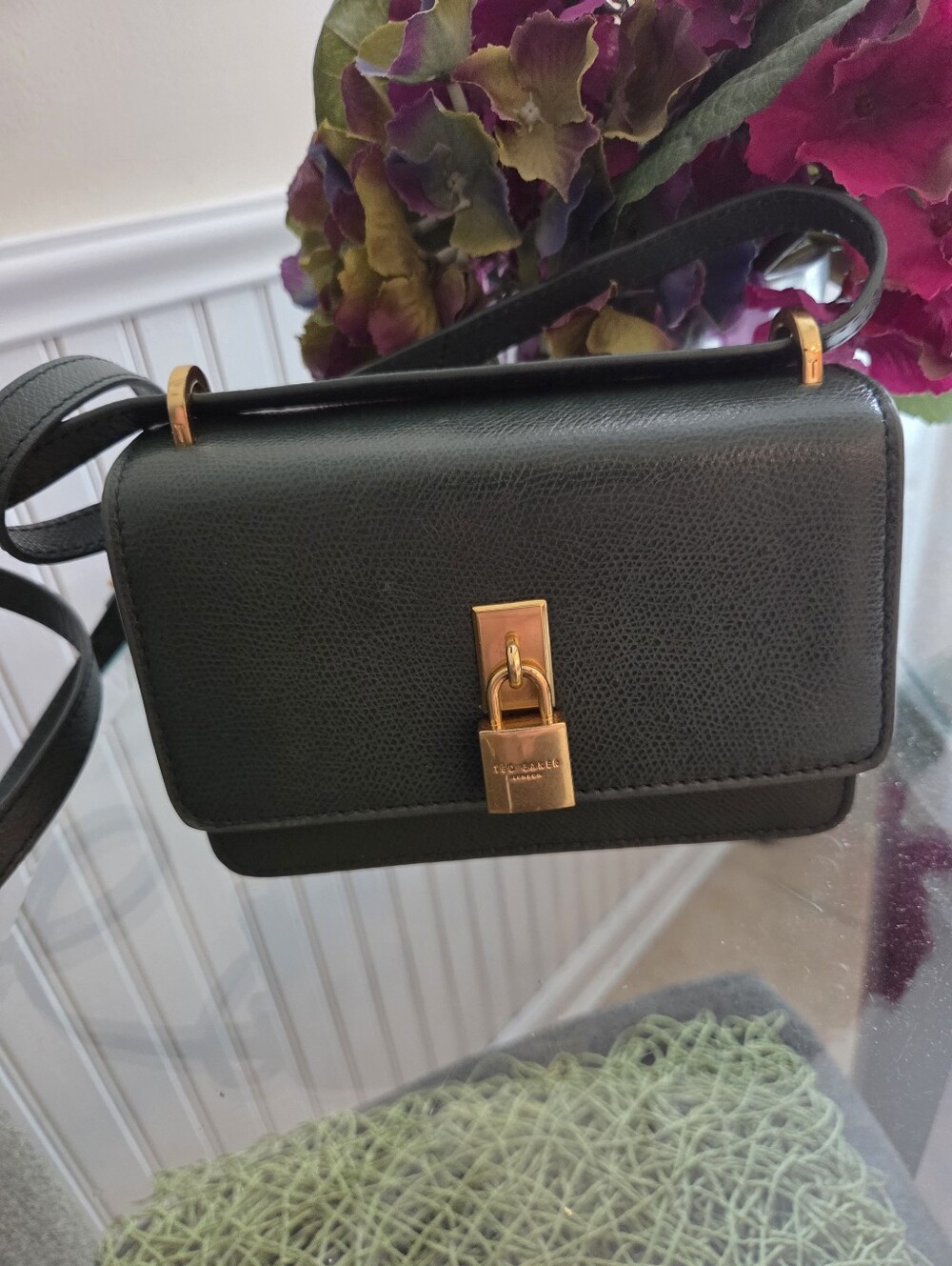 Ted Baker Sloane Green Leather Mini Crossbody Bag Gold Lock Hardware Like New